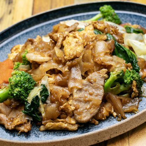 【推し GOOD!】タイ醤油風味の太麺やきそば