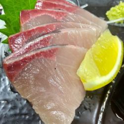県魚はまち刺身、など新鮮な刺身から全て手作りの一品料理までマスターのこだわりがつまってます！