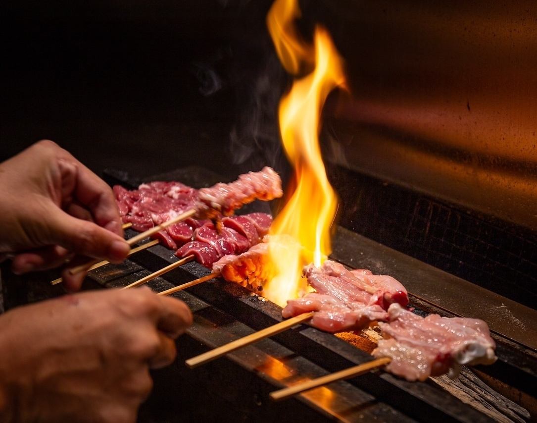 土佐備長炭で焼く自慢の焼き鳥と骨付鳥♪