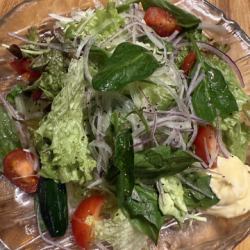 野菜たっぷりサラダ