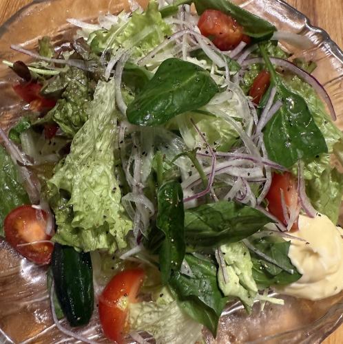 野菜たっぷりサラダ