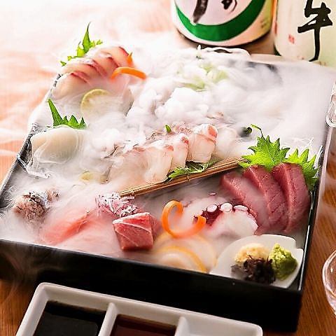 Sasahana's specialty sashimi platter [Sea of Clouds]