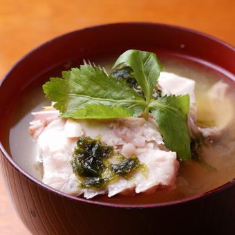 海鮮アラ入り味噌汁