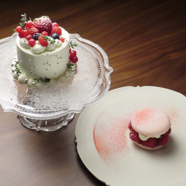 デザートも豊富~フランボワーズのマカロン~