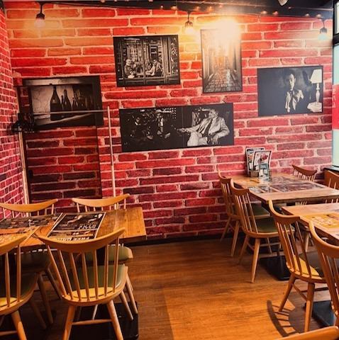 我们非常注重室内设计！桌椅都是根据业主独到的品味定制的，设计时尚别致。