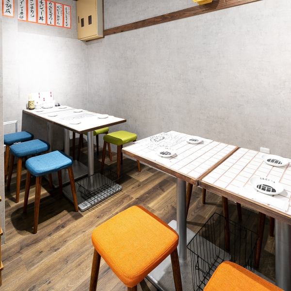 [Semi-private room ★ Retro table seats] Popular in Umeda ♪ Popular dining room ♪ There is also a semi-private room with a sense of privacy! Please feel free to drop by for a meal in your spare time ♪