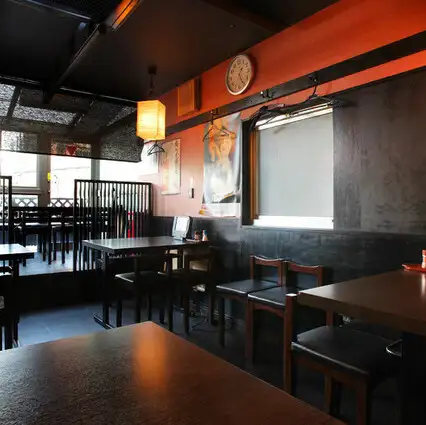【白天也欢迎小酌】我们从午餐时间开始营业,是举办日间派对或餐前小酌的理想之选!如果您想在新宿思出横丁品尝正宗的烤鸡串,这里就是您的不二之选!此外,本店允许吸烟(电子烟),吸烟者也能在此舒适地享受美好时光!