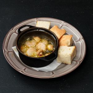 小海老とマッシュルームのアヒージョ