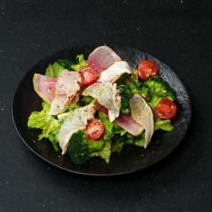 本日の鮮魚のカルパッチョサラダ