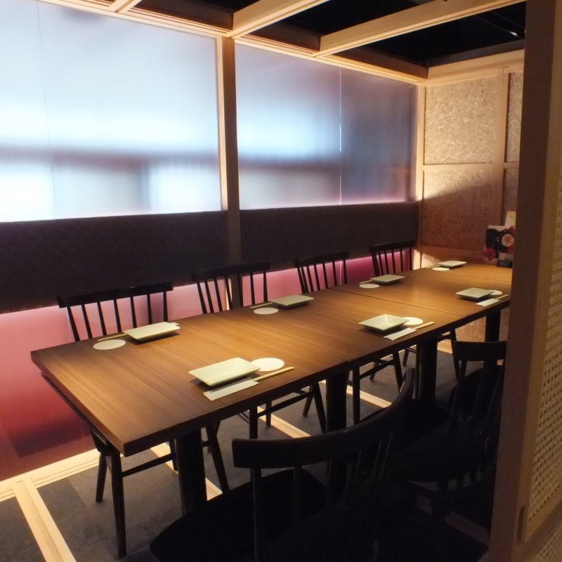 完全包房內所有座位的世外桃源……可以享受京都風情的成人餐廳