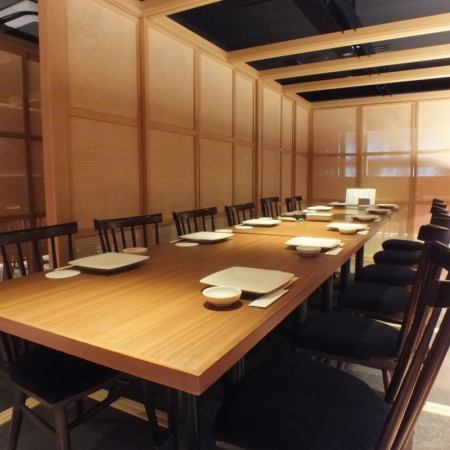 We have popular seats available for various occasions.Accommodates 2 to 40 people ♪ This is a completely private room with a calm atmosphere.Please feel free to contact us if you have a desired seat.