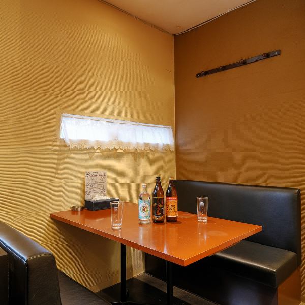 木の温もりを感じる落ち着いた店内は、ゆっくり食事と会話を楽しめる寛ぎの空間。清潔感があり過ごしやすい雰囲気のため、女性同士の食事やカジュアルなデートにもご利用いただいています。人気の麻辣鍋や手作り料理を囲みながらリラックスした時間を。普段使いはもちろん、少し特別な食事にも選ばれています。