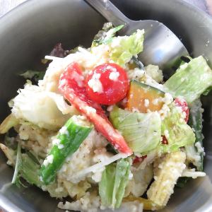 1日の野菜が摂れる海真丸サラダ