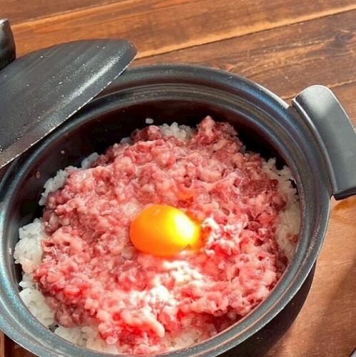 【熊本名物】ご飯が見えない！とろける極上馬トロ丼～濃厚卵黄のせ～