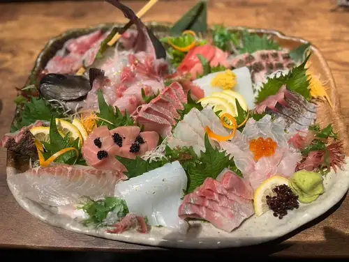 鮮度抜群！天草牛深の恵みを堪能「海真丸 特選お刺身盛り合わせ」