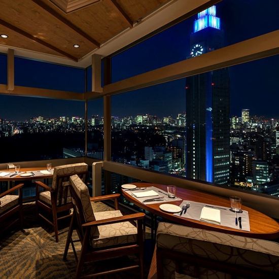 地上100mの夜景が綺麗なレストラン＆バルでハイクラスのお食事を