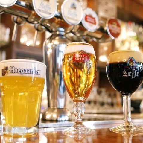 専用のドラフトタワーから注ぐベルギービール樽生をご堪能下さい