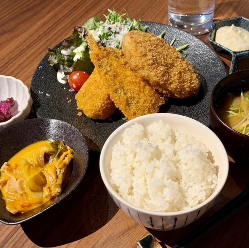 ミックスフライ定食