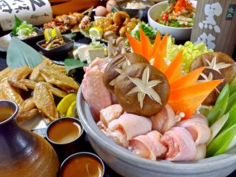 【鸡肉酱油相扑火锅套餐】包含金牌鸡翅在内的8道菜+2小时畅饮,仅需6000日元(含税)