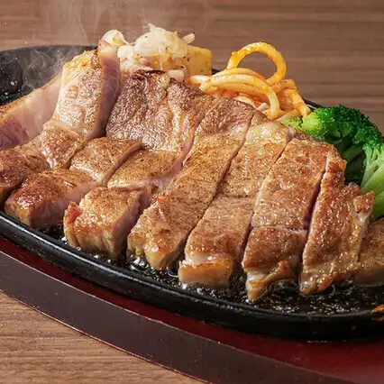 香ばしさ広がる洋食の逸品