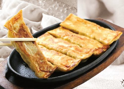 鉄板焼餃子