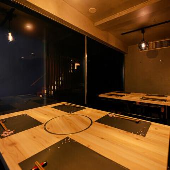 Table seating for four.You can relax in the excellent atmosphere of the store.