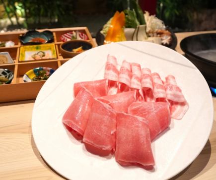 Dinner: [Warm Vegetables for Adults] 9 kinds of side dishes x 9 kinds of two-color hot pot, choice of special soup stock, Ryuju Pork course