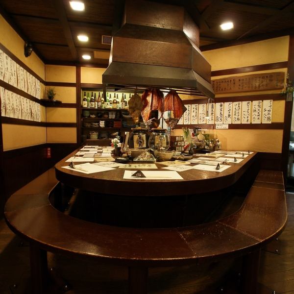The U-shaped counter seats surrounding the robata are impressive.It is also recommended for adult dates.