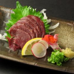 熊本直送的红马肉刺身