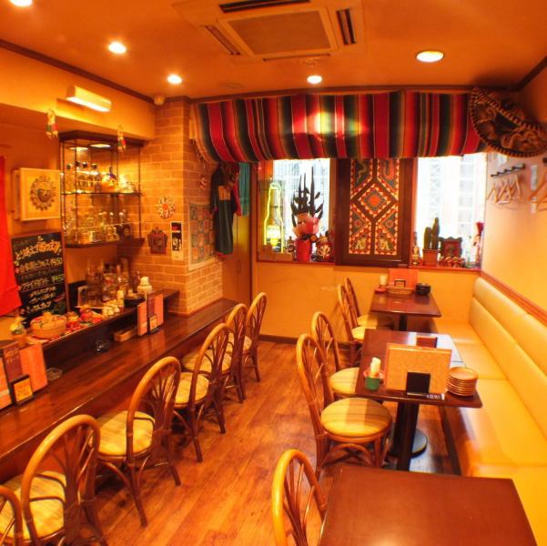 It's OK to charter the whole shop for 8 people ~! Please enjoy the whole shop by booking a course of 4000 yen or more per person !! Let's enjoy with like-minded friends in the little Mexican shop ♪
