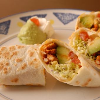 [Our most popular dish!!] Chicken and avocado quesadilla
