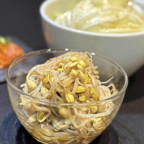 Bean sprouts namul