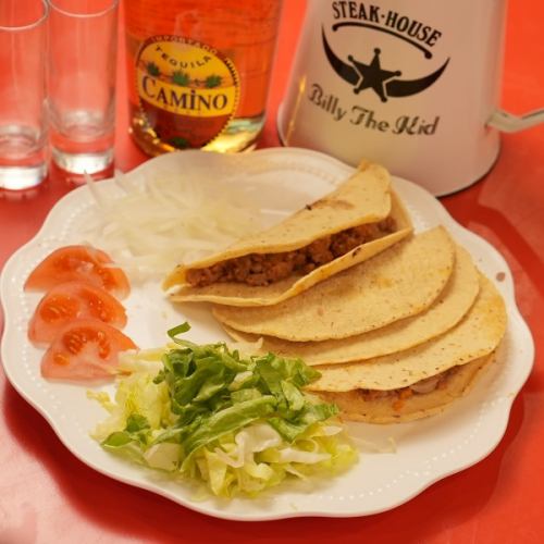 【タコス】トマトソースの爽やかな風味が食欲をそそります◎