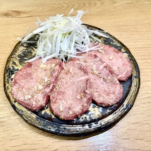 サクッとした食感から溢れる肉汁◎数量限定の希少なタン