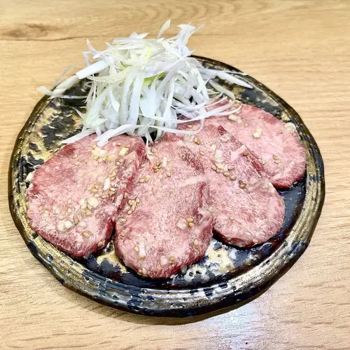 サクッとした食感から溢れる肉汁◎数量限定の希少なタン