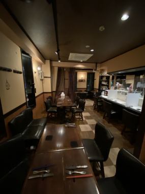 Haryu is perfect for gathering adults ★ It can be separated by a curtain, so it can be a private room-like space! The table can be moved according to the number of people, so it can accommodate various people! Also, the seat spacing is wide. It is perfect for corona measures ★ You can relax with peace of mind ♪