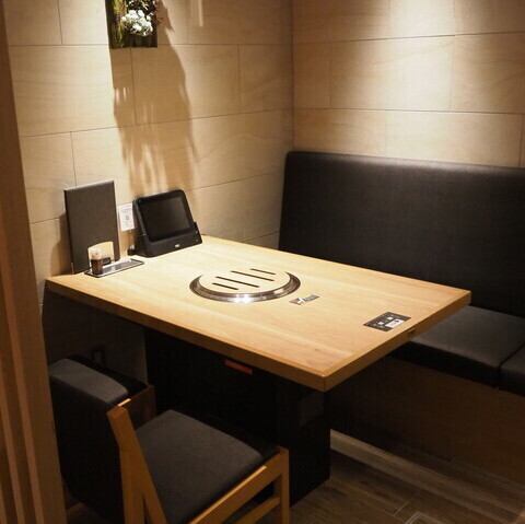 特別な夜にふさわしい、和モダン空間で味わう極上焼肉デート♪