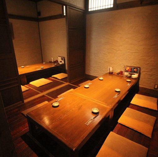 There is a private room with horigotatsu seating for up to 20 people, and there is also a private room for 20 people in a tatami room!