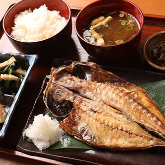 昼はひもの食堂