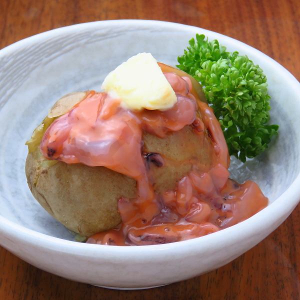 Salted and spicy potato butter for 750 yen, with a wide range of side menus and drinks.