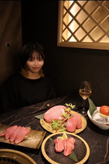 カップルなどにおすすめの2人個室ございます。