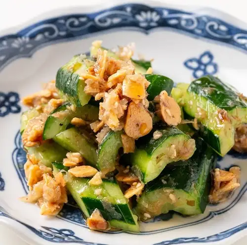 フライドガーリックの塩だれきゅうり