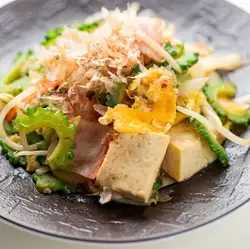 島豆腐とスパムのゴーヤチャンプルー