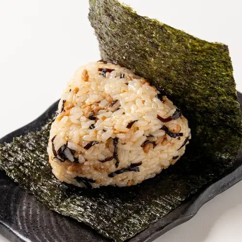 豚みそと塩昆布のおにぎり