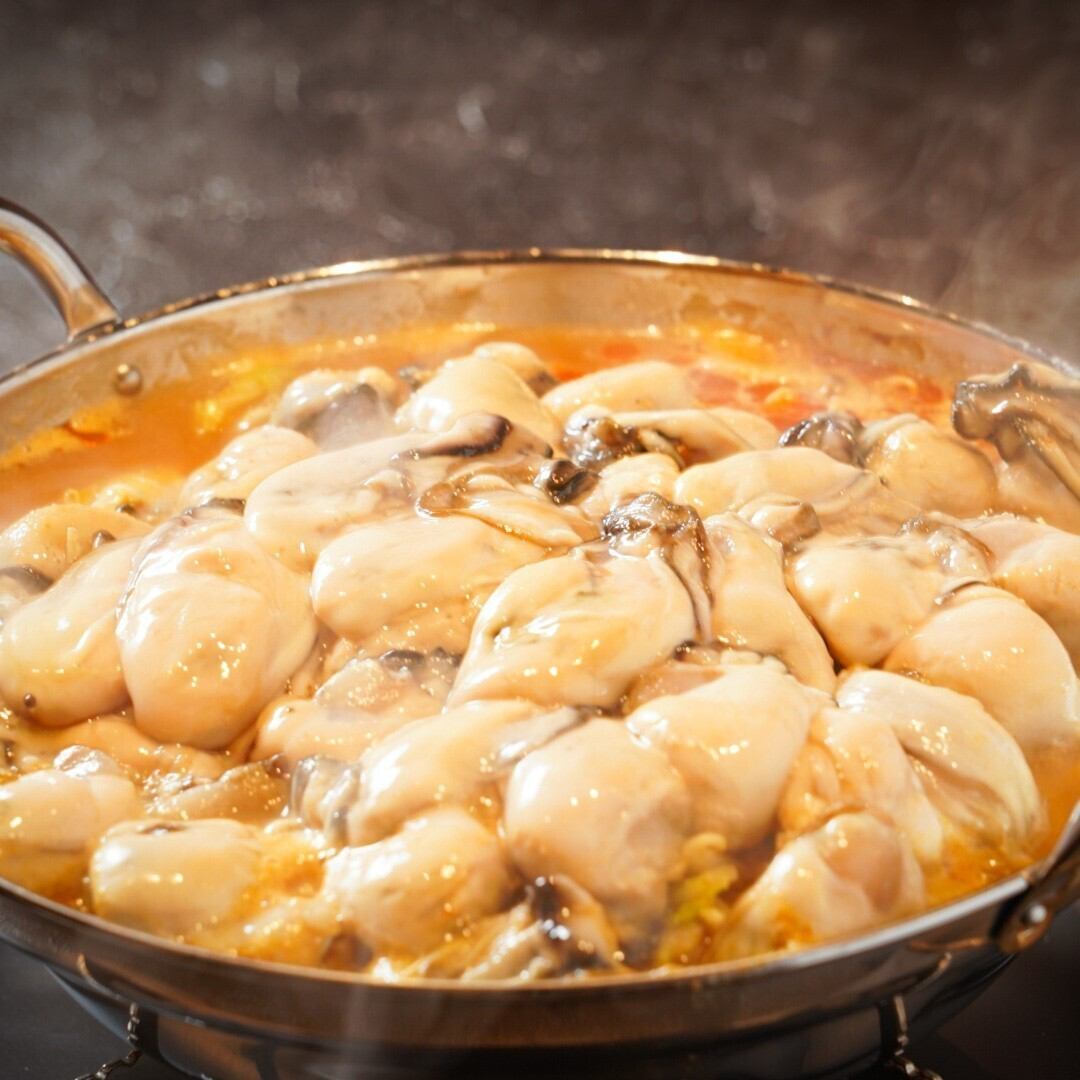 牡蠣鍋や海鮮鍋など、海鮮を満喫できる鍋料理を各種ご用意♪