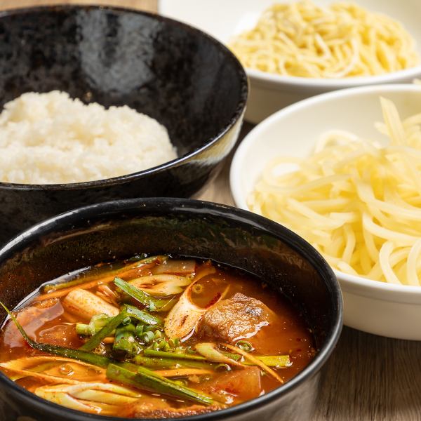 ☆辛さも白米も麺も選べる☆カルビスープ♪コムタンスープやテグタンスープ等も大人気♪