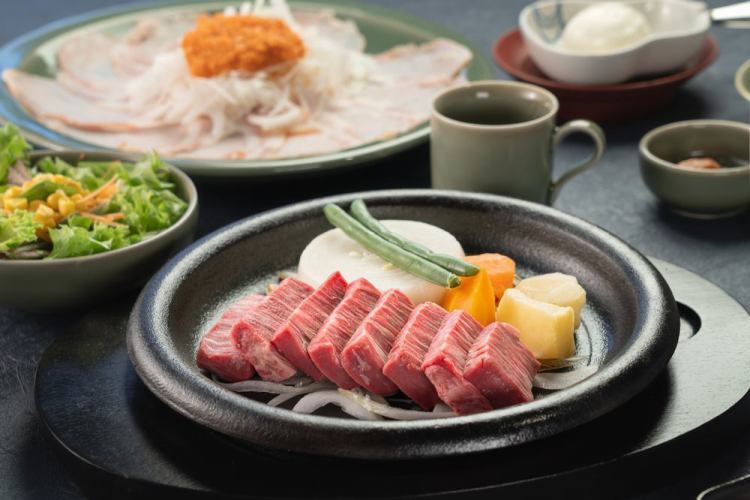 【極上A5ランク】黒毛和牛ヘレステーキコース180g(三田屋本店名物ハム付き)13200円(税込)