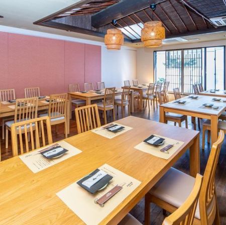 【貸切宴会・団体席に最適】最大34名様まで◎大人数での宴会や接待、地域の集まり、結婚式の二次会など、幅広い用途でご利用いただけます。駐車場も完備しており、特別なハレの日のお祝いにも最適です◎宴会メニューもございます