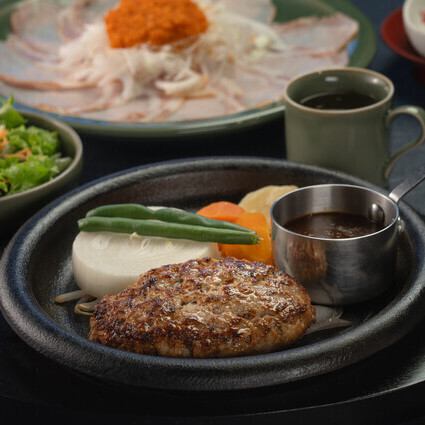 肉汁あふれる！特製デミグラスハンバーグランチコース 2970円(税込)