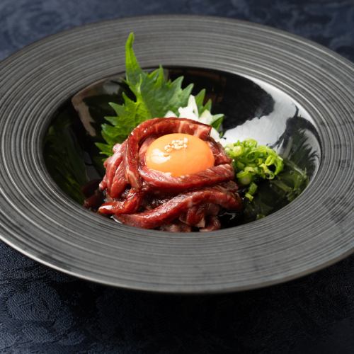 黒毛和牛のユッケ
